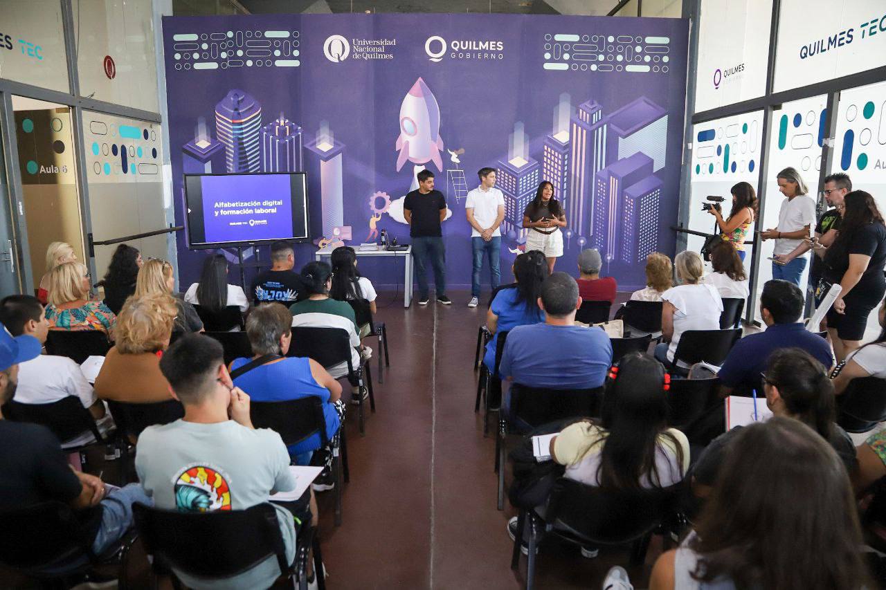 Quilmes Avanza en Alfabetización Digital con Talleres Municipales