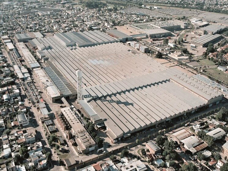 Stellantis paraliza la producción en El Palomar