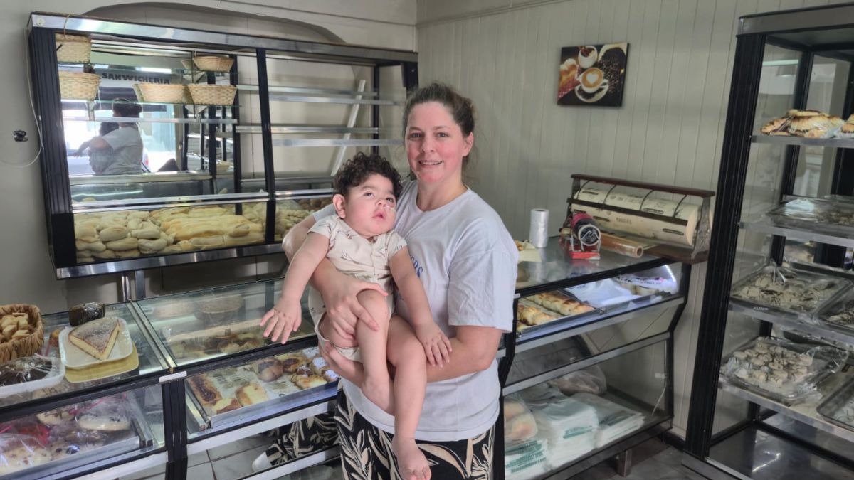 Adrogué: Reabrió panadería familiar tras ayuda en redes