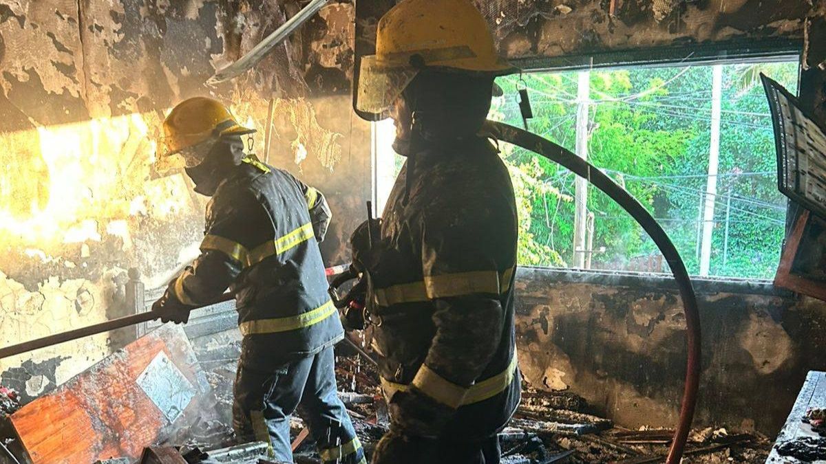 Almirante Brown: Incendio destruye vivienda en Adrogué