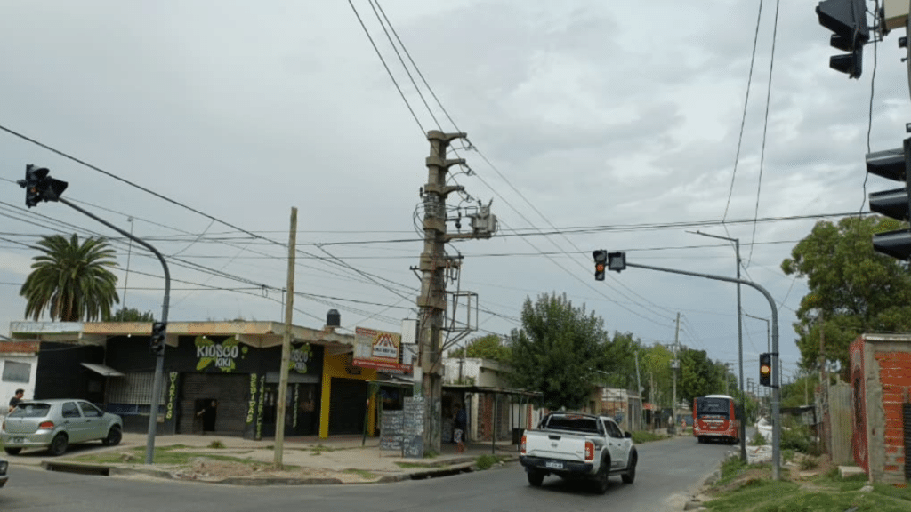 Almirante Brown: Semáforo en cruce clave de San José