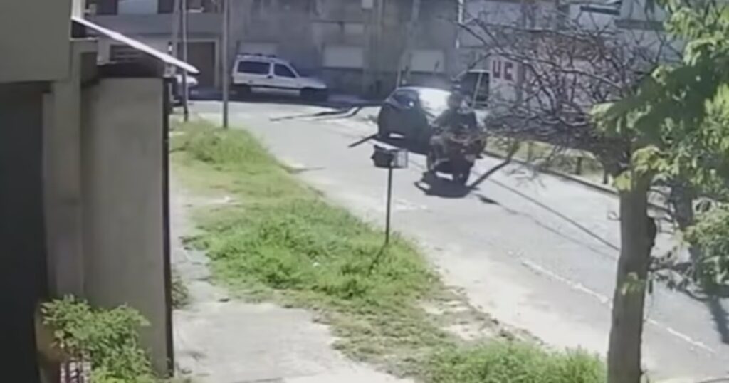 Asesinan a policía federal para robarle la moto en Lanús