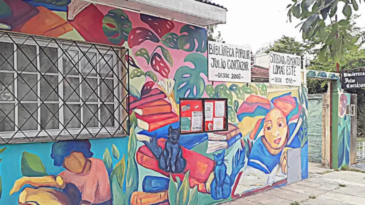 Banfield: confección de pañuelos por los 50 años del Golpe