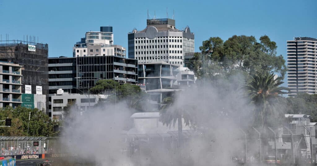 Daños en el Red Bull de Verstappen tras incidente en Australia