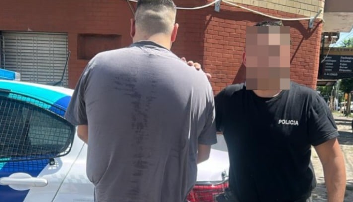 Detienen a delincuente por robo a balazos en Lanús