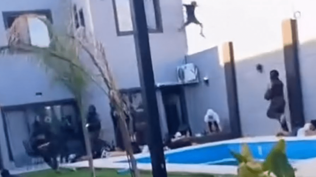 Esteban Echeverría: Pool party detectada por Instagram