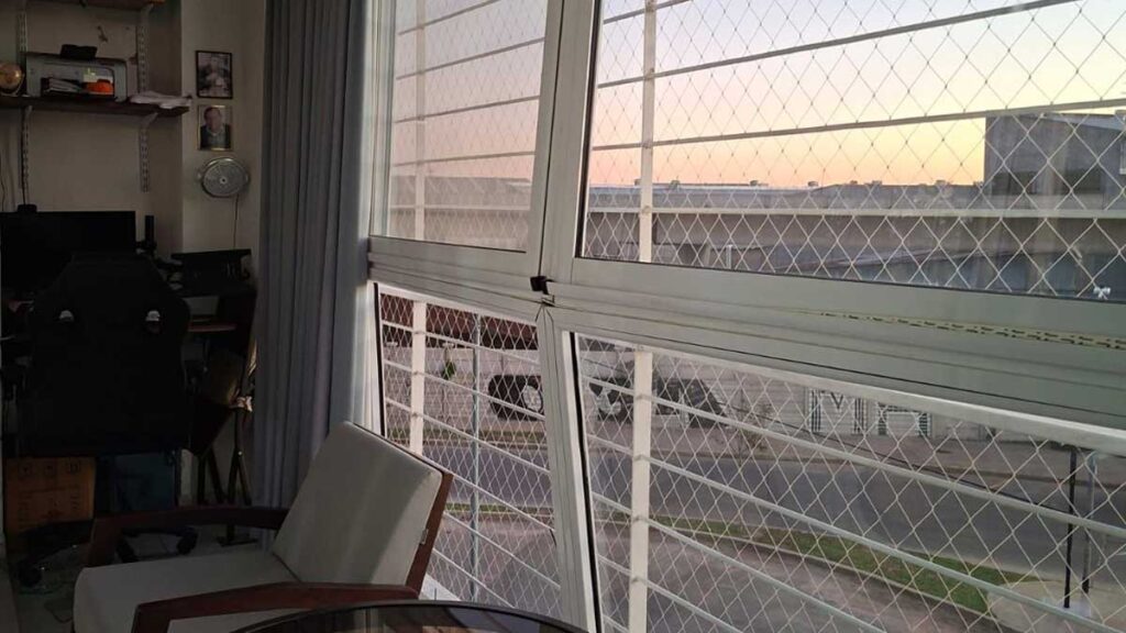 Evacúan edificio en Parque Patricios tras colapso