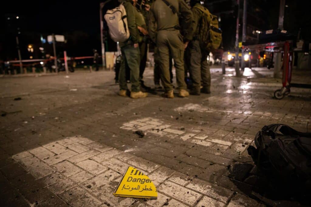 Explosiones en Qatar, EAU y Bahrein; Misiles a Israel