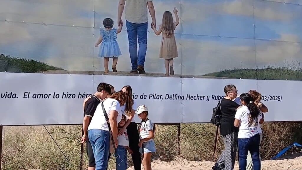 Homenaje a víctimas del temporal en Bahía Blanca