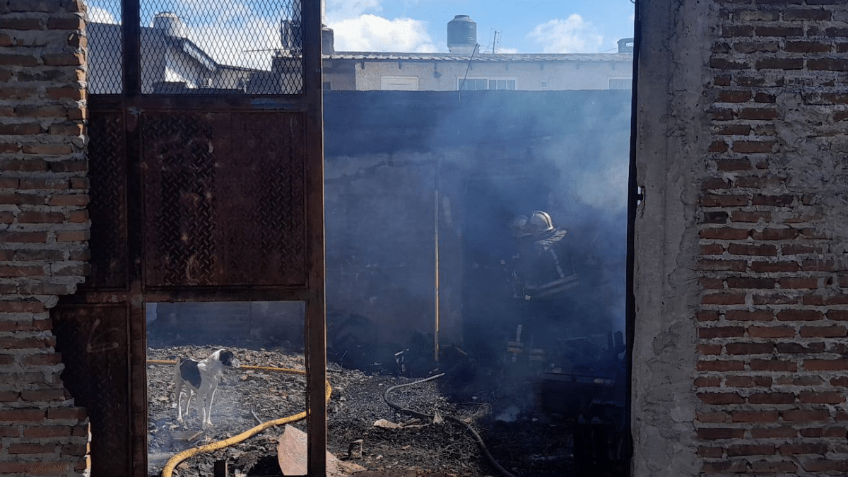 Incendio destruye vivienda y daña verdulería en Temperley