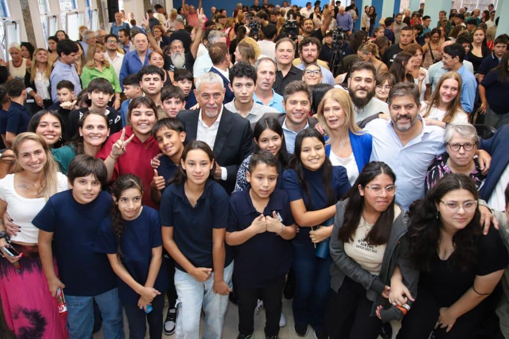 Kicillof y Ferraresi inauguran edificios escolares en Avellaneda