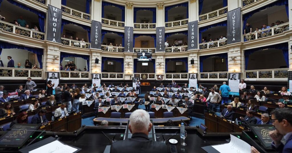 La Libertad Avanza y la teoría de los dos demonios