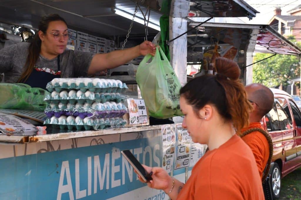 Mercados y ferias de alimentos en Morón durante marzo