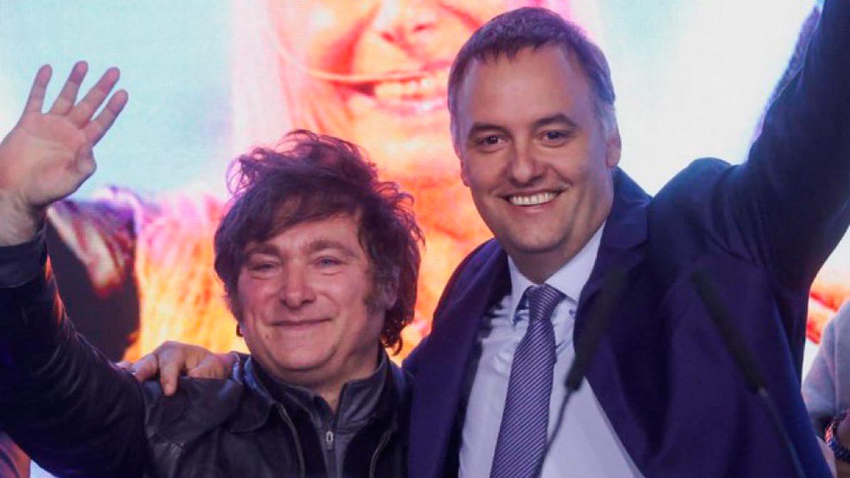 Milei defiende a Adorni ante denuncias por enriquecimiento