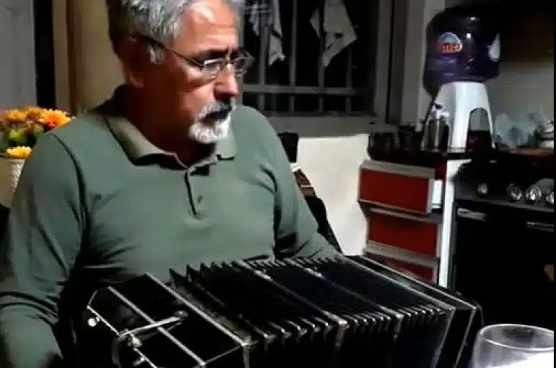 Murió músico al caer de su bici tras descompensación