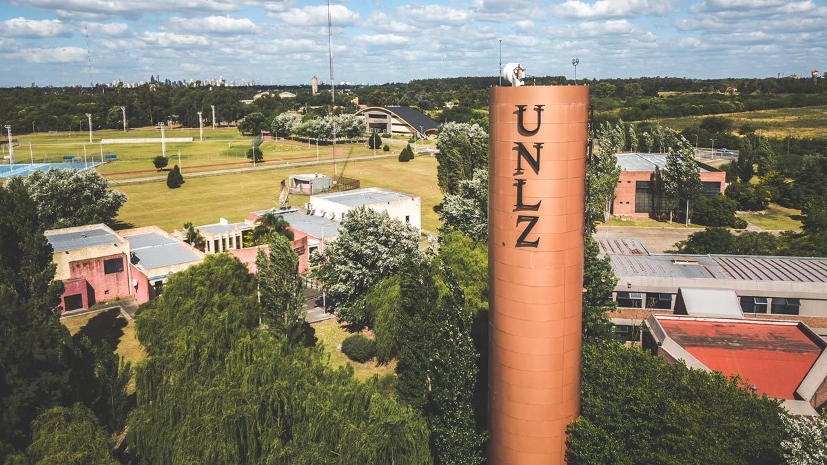 Pañuelada por la Memoria en la UNLZ