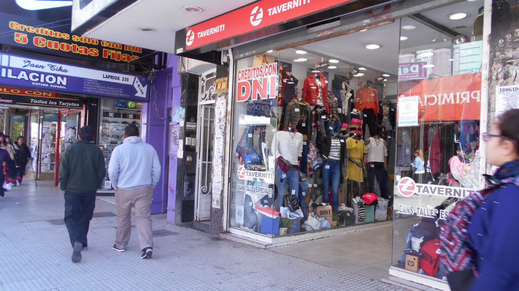 Paritarias de comercio: acuerdo salarial hasta mitad de año