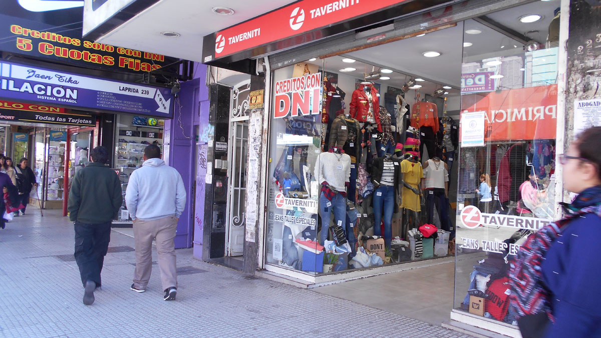 Paritarias de comercio: acuerdo salarial hasta mitad de año