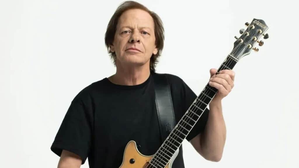 Stevie Young hospitalizado en Buenos Aires