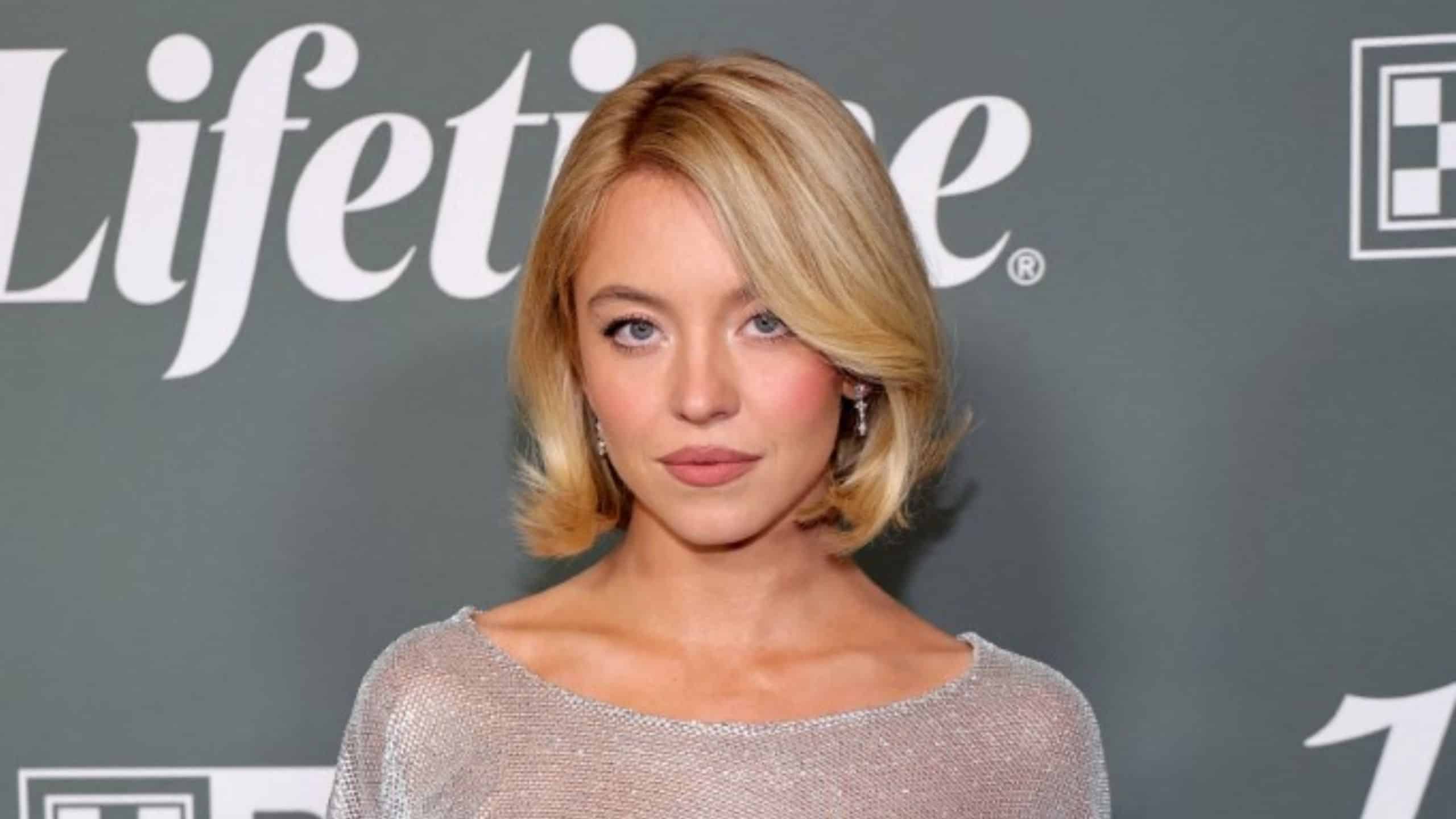 Sydney Sweeney sorprende en Lisboa jugando al fútbol