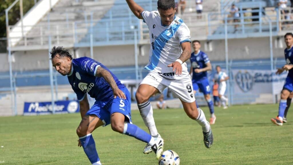 Temperley empató en Salta con polémica anulación de gol