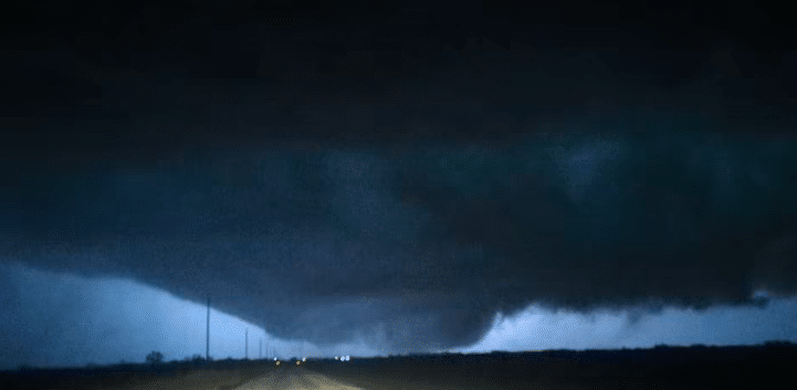 Tornados devastan el 'Heartland' de EE.UU.: 8 muertos