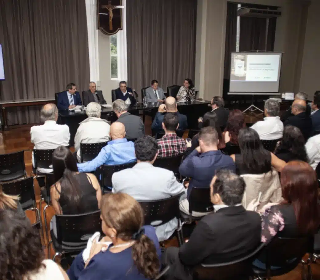 OSDEPYM–IIDOS y FESAL presentaron un libro sobre Filosofía de la Salud en la…