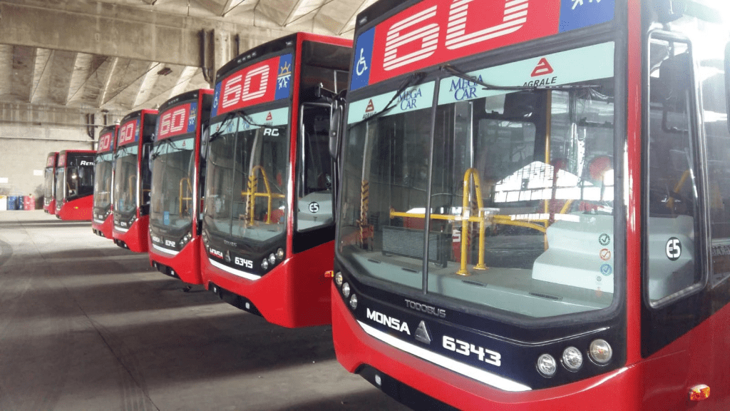 Colectivos del AMBA reducen su servicio por el gasoil