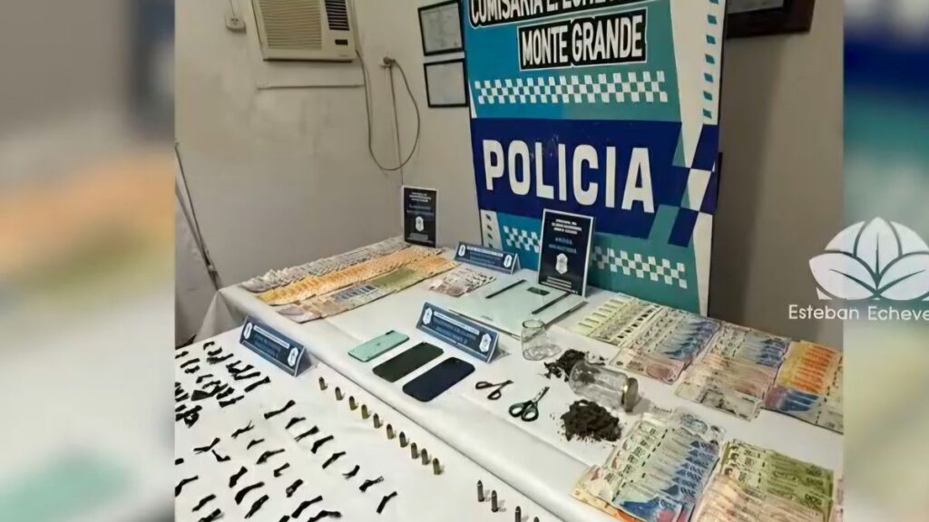 Detienen a dos por venta de drogas en Monte Grande Sur
