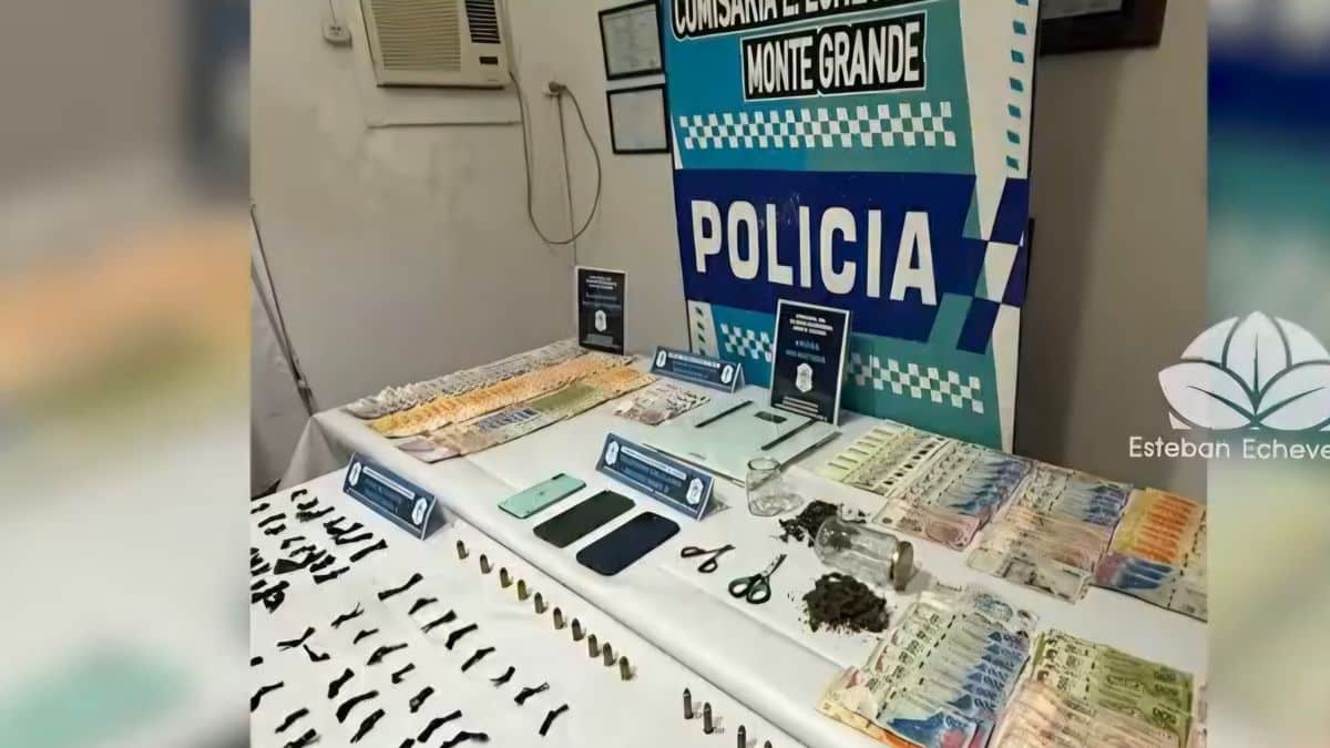 Detienen a dos por venta de drogas en Monte Grande Sur