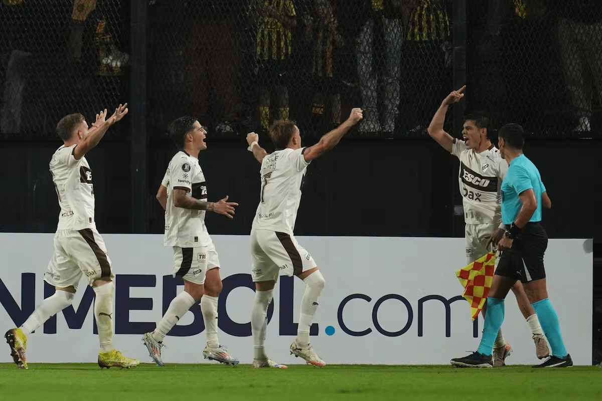 Histórico: Platense Vence a Peñarol en Montevideo