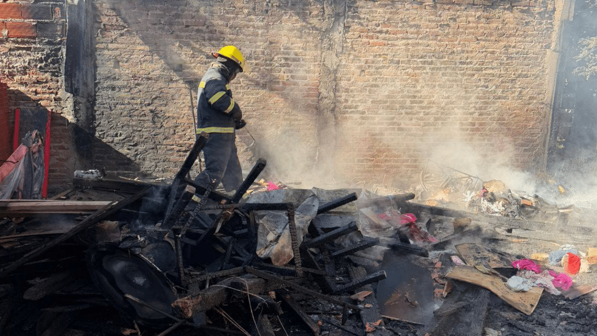 Incendio destruye vivienda en El Jagüel