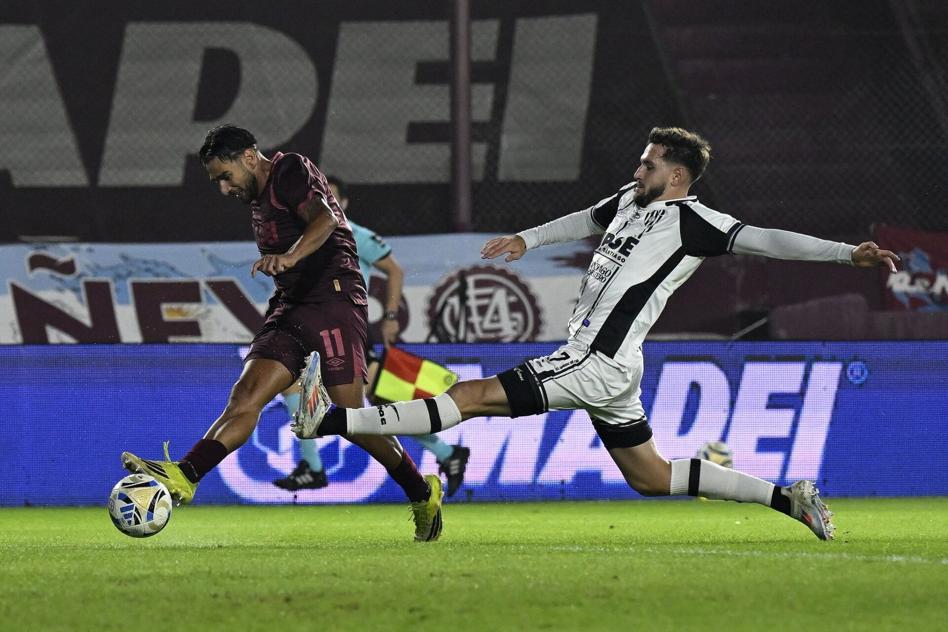 Lanús empató y sigue en zona de clasificación