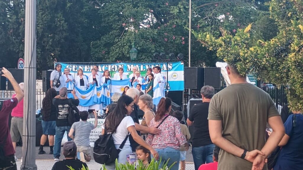 Monte Grande recordó a caídos en Malvinas con vigilia