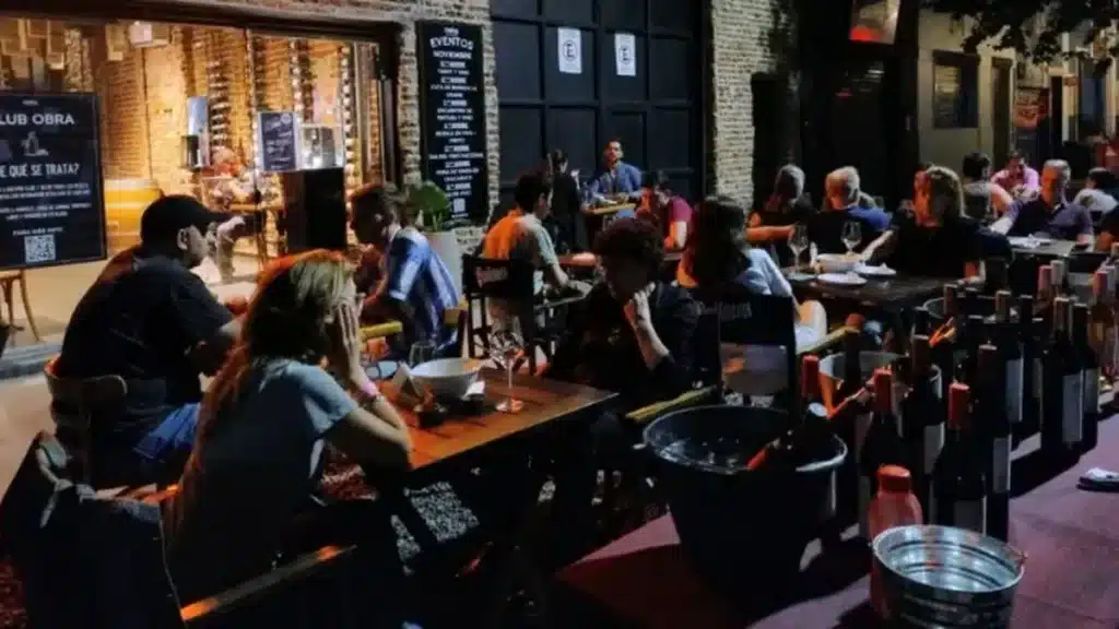 Noche de las Vinotecas llega a Lomas y Banfield