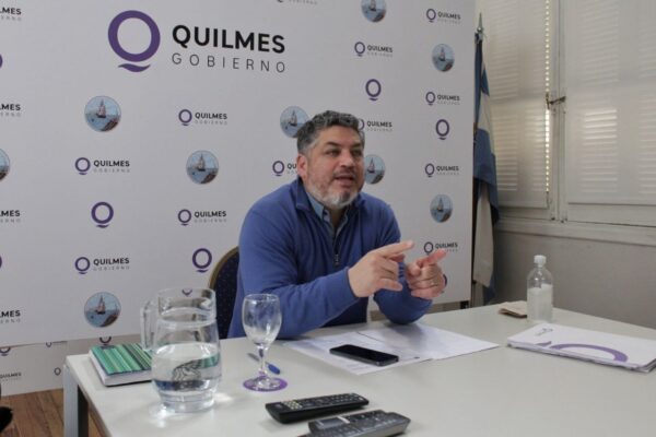Oficialismo de Quilmes critica a Caputo por deuda