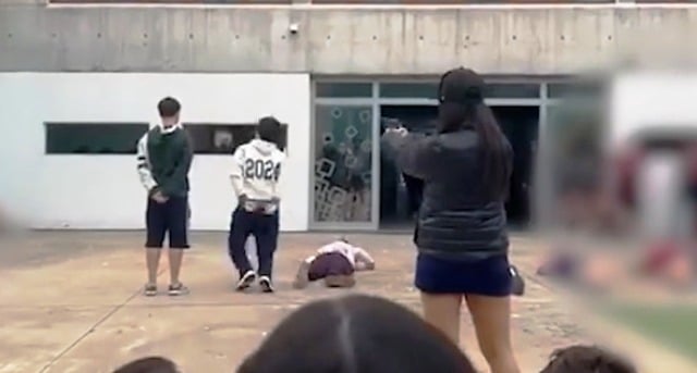 Polémica por simulación de fusilamientos en colegios