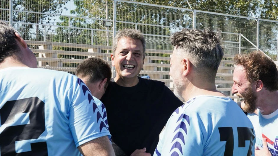 Sergio Massa reaparece en partido de intendentes en San Vicente