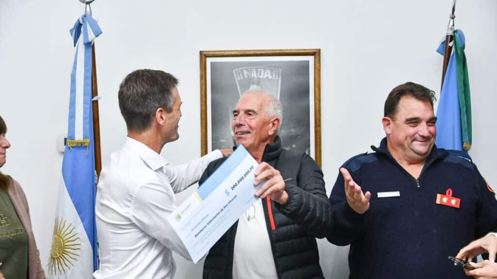 Subsidio de $200 Millones para Bomberos de San Vicente