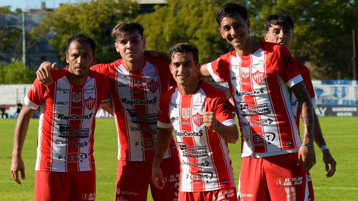 Talleres ganó en Villa Lynch con un jugador menos