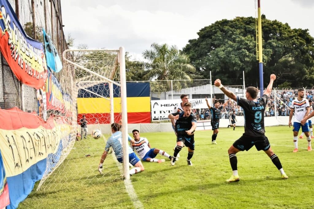 Temperley empata en Munro en el regreso de visitantes