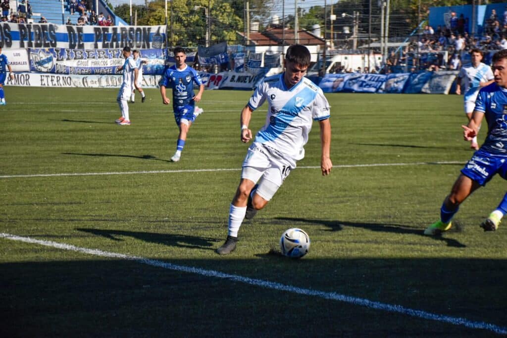 Temperley empató con Midland y terminó con un jugador menos