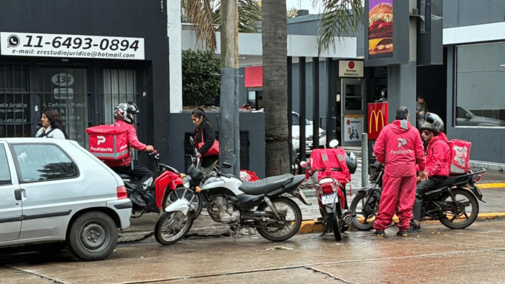 Trabajadores de apps opinan sobre fallo a su favor