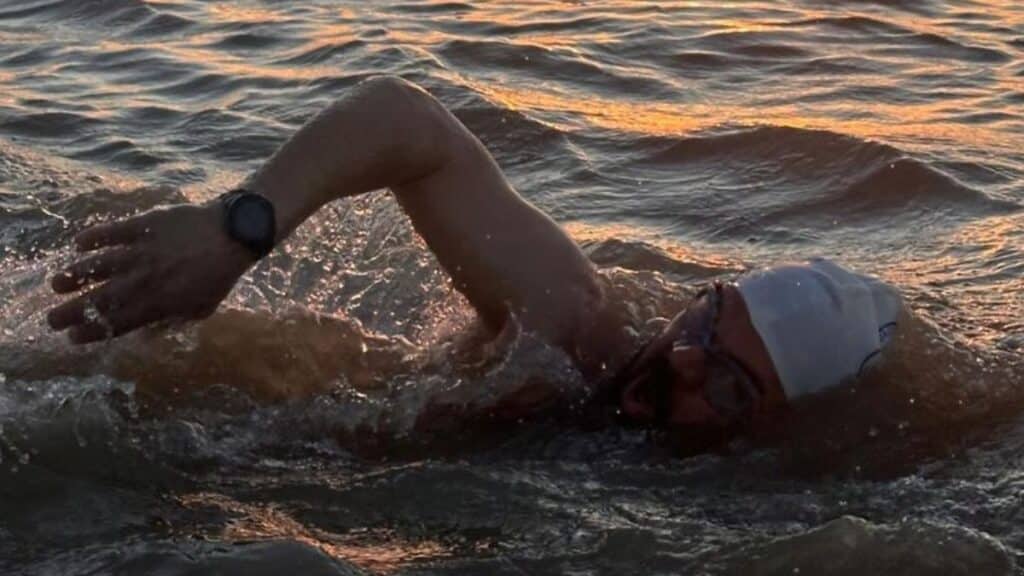 Vecino de Luis Guillón cruzó a nado el Río de la Plata