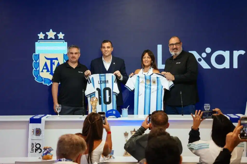 AFA y Lexar presentaron tecnología de almacenamiento para las selecciones argentinas y lanzaron productos edición limitada