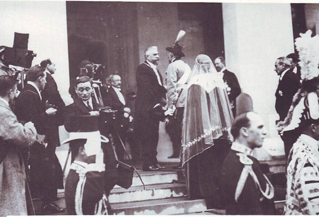 10 Mai: Día histórico en Rumania, Carol I jura
