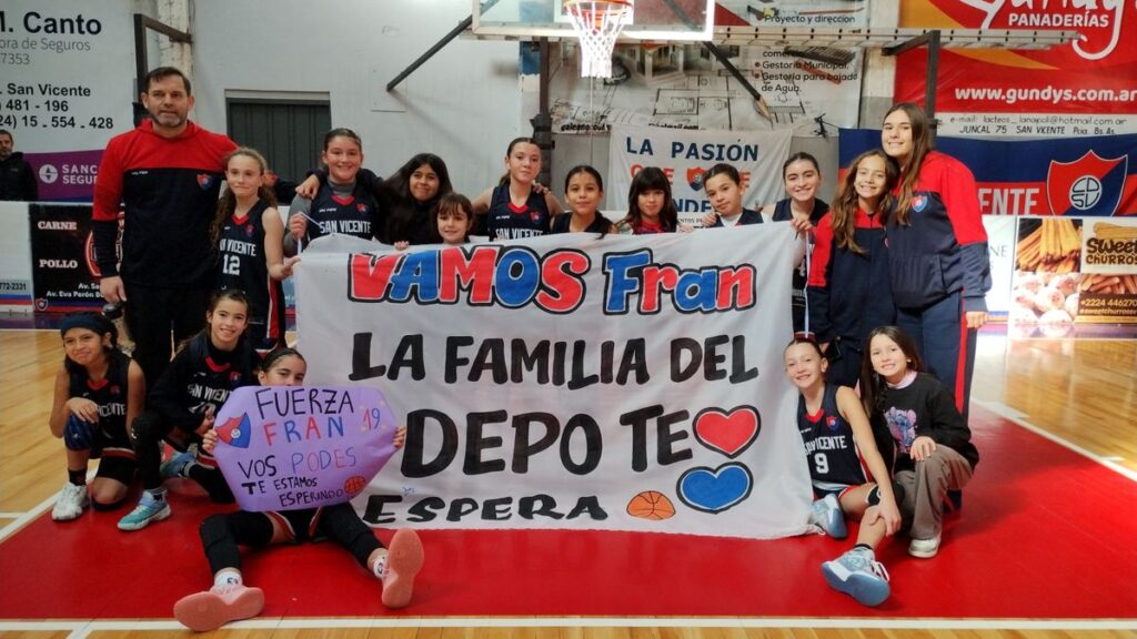 Apoyo a jugadora del Deportivo San Vicente