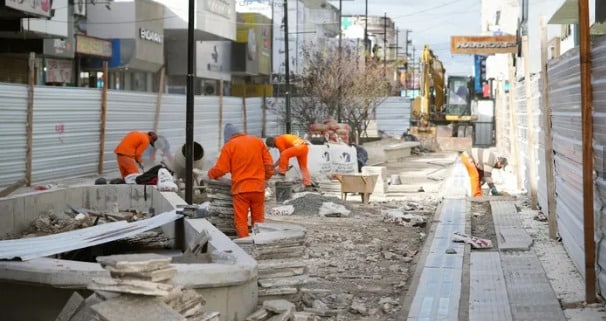 Avanza la remodelación de la peatonal Laprida en Lomas