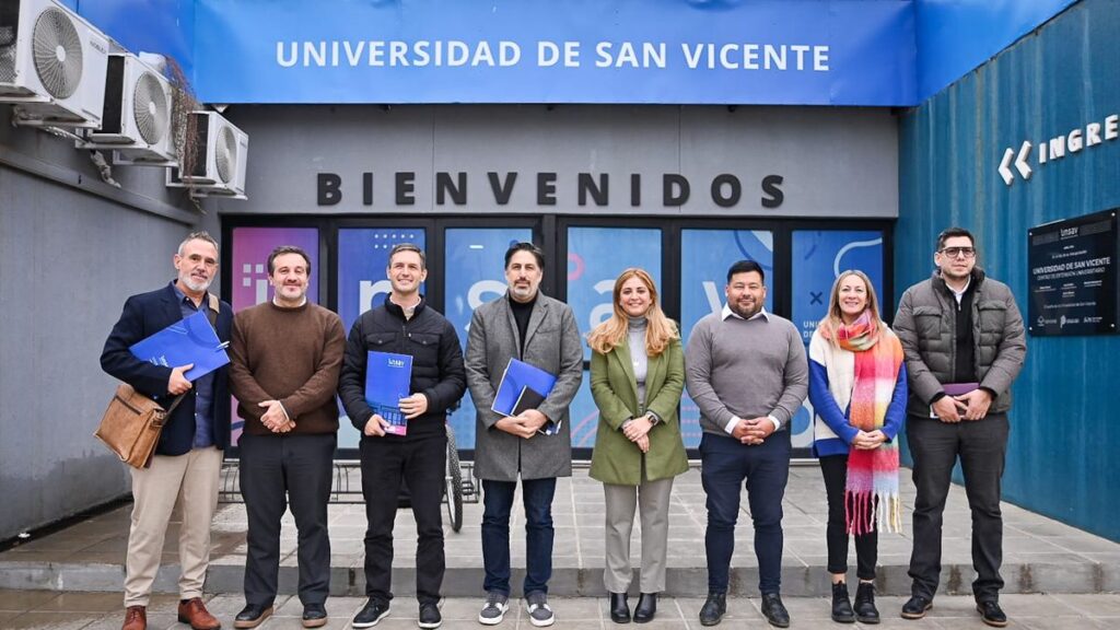 Avanza proyecto para crear Universidad Nacional en San Vicente