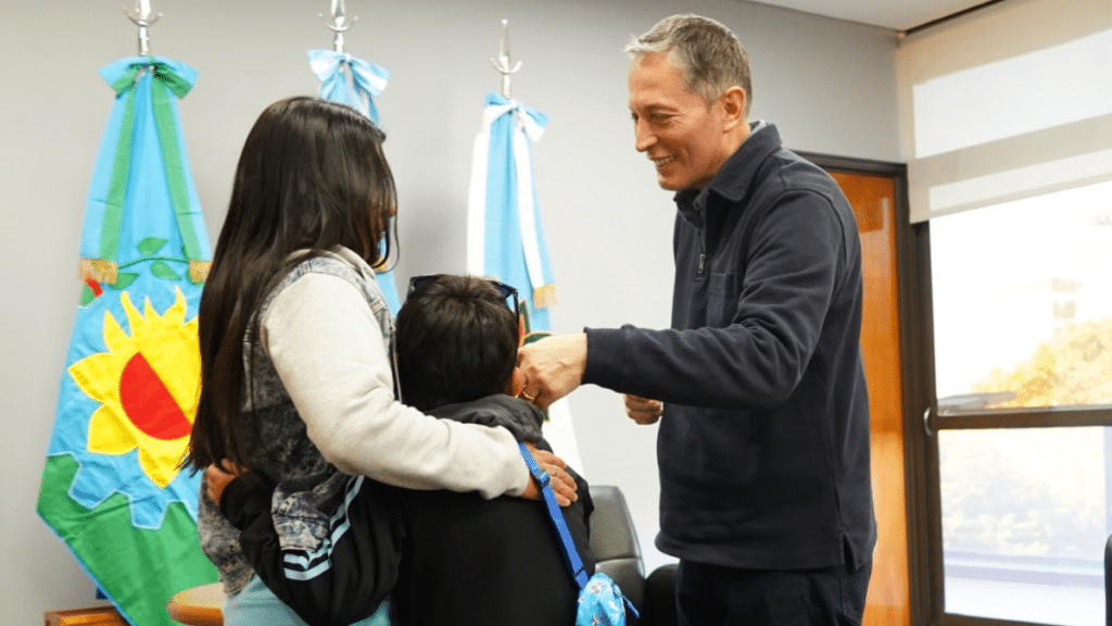 Echeverría: Gray apoya a niño que será operado del ojo